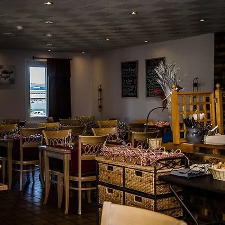 Отель Kyriad Nancy Sud - 3*